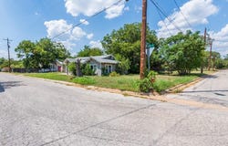 1507 Cummings St, Luling, TX 78648