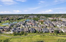 9341 Linden Reserve Drive, Prairie Village, KS 66207