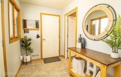 1421 Elm St, Hull, IA 51239