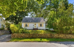 40 Valentine Rd, Arlington, MA 02476