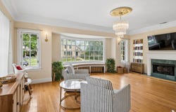 6858 Riverside Drive, Berwyn, IL 60402