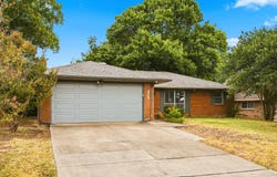 809 S Atkerson Lane, Euless, TX 76040