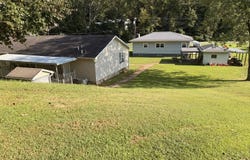 27 Upper Pinch Road, Elkview, WV 25071