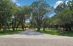 200 OAK VALLEY DR, Wimberley, TX 78676