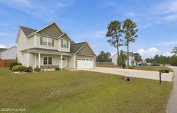 402 Kinroff Drive, Hubert, NC 28539