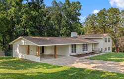 105 Fountain St, Sheffield, AL 35660