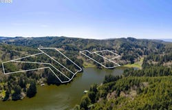 2 HILLTOP Dr, Lakeside, OR 97449