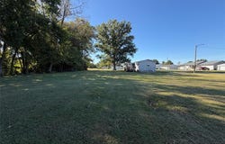 324 S Main Street, St Elmo, IL 62458