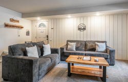244 Lakeview Blvd #111, Mammoth Lakes, CA 93546