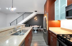 1555 32nd St, Oakland, CA 94608