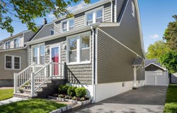123 E Maple Street, Valley Stream, NY 11580