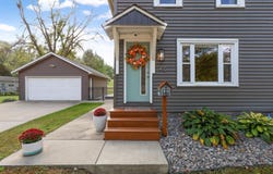 412 E 1st Street, Chaska, MN 55318