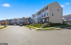 12 DEMOCRACY Mews, RANSON, WV 25438