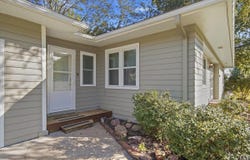 1034 SW Crest DR, Topeka, KS 66606