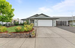 1643 Jessica Circle, Central Point, OR 97502