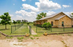 2657 W Sabinal Road, Utopia, TX 78884