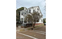 621 Washington Street, Natchez, MS 39120
