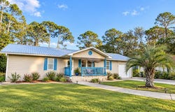 30 Jefferson St, Eastpoint, FL 32328