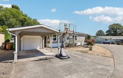 2154 OREGON St, StHelens, OR 97051