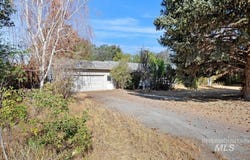 100 Park St., Hazelton, ID 83335