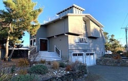 1 Sandy Way, Gloucester, MA 01930