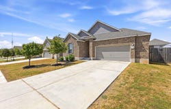 271 Auburn St, Kyle, TX 78640