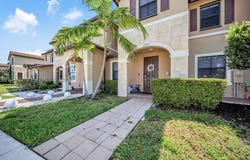 10657 W 32nd Ln, Hialeah, FL 33018