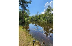 4941 Henry St, Milton, FL 32570