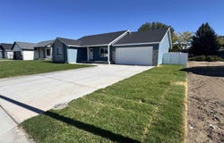 397 Wind River Dr, Shelley, ID 83274
