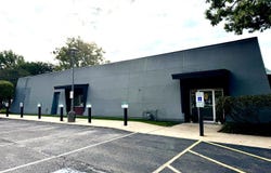 402 2nd Avenue, Sterling, IL 61081