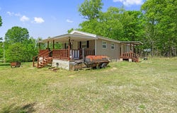 1880 Apex White Plains Rd, White Plains, KY 42464