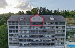138 Oak Harbor Drive, Camdenton, MO 65020