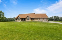 1484 E County Road 640, Tuscola, IL 61953
