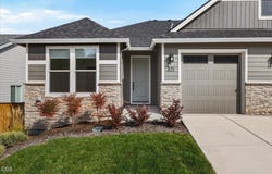 321 Arrowhead Trail, Eagle Point, OR 97524