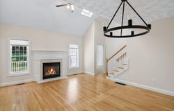 27 Saint Andrews Way, Londonderry, NH 03053