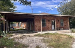 313 Mesa, Del Rio, TX 78840