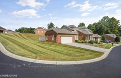 7442 Saint Baron Way, Powell, TN 37849