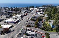1006 CHETCO Ave, Brookings, OR 97415