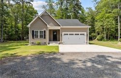 1734 Angus Road, Hayes, VA 23072