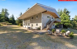 56227 WISTERIA Dr, Bandon, OR 97411