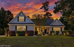 646 Crown Pointe Drive, Hampstead, NC 28443