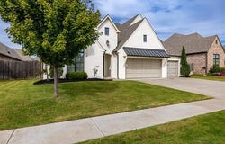 12202 S Granite Avenue E, Bixby, OK 74008