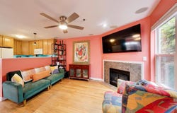 2011 W Chase Avenue, Chicago, IL 60645