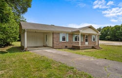 634 Wesleyan Drive, Central, SC 29630