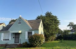 15807 Harvard Avenue, Cleveland, OH 44128