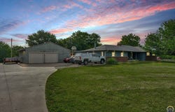 2715 SE Downing RD, Topeka, KS 66605
