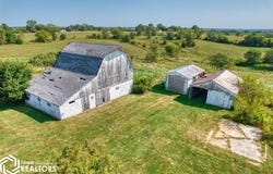 21468 240Th Avenue, Centerville, IA 52544