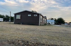 209 N Avenue C, Knox City, TX 79529
