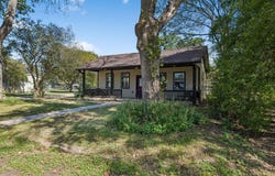401 Rivers St, Smithville, TX 78957