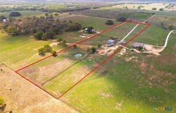 2998 County Road 302, Floresville, TX 78114